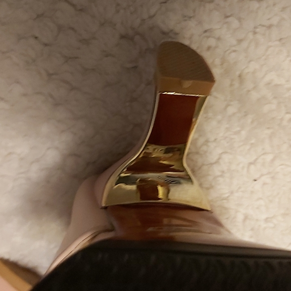 Pink heels - Picture 3 of 4